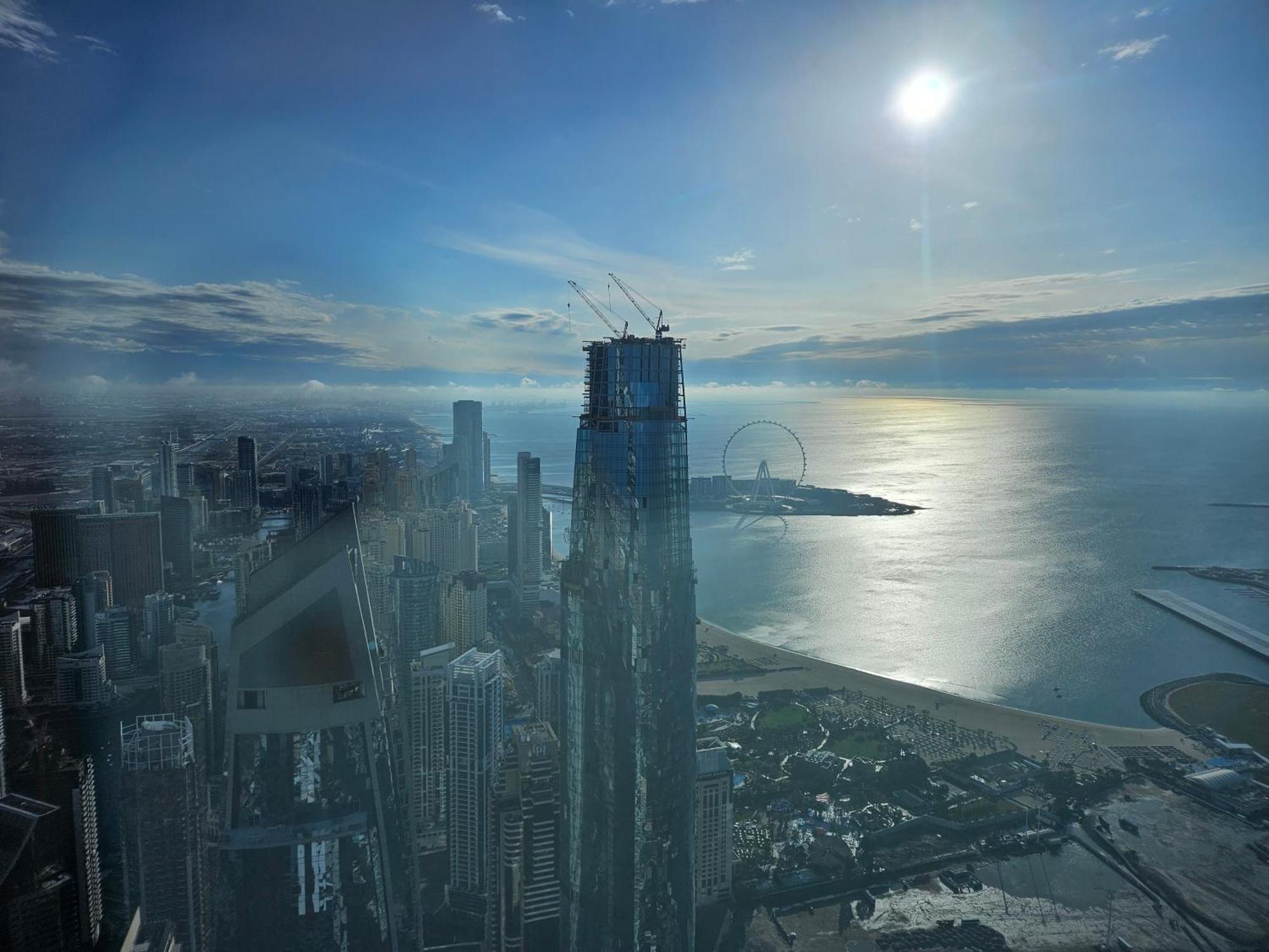 Super Host At Highest Residential Tower In The World, Private Rooms In A Shared Apartment Dubai Exterior photo
